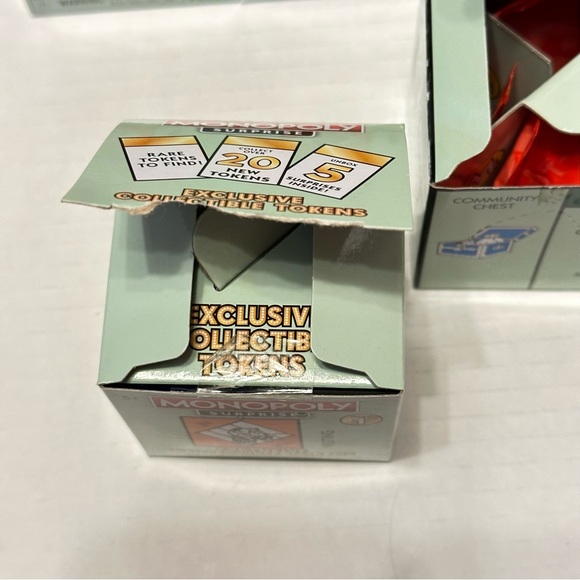 Monopoly Surprise 11 Boxes & Display Series One NEW Exclusive Collectible Tokens - Picture 6 of 8